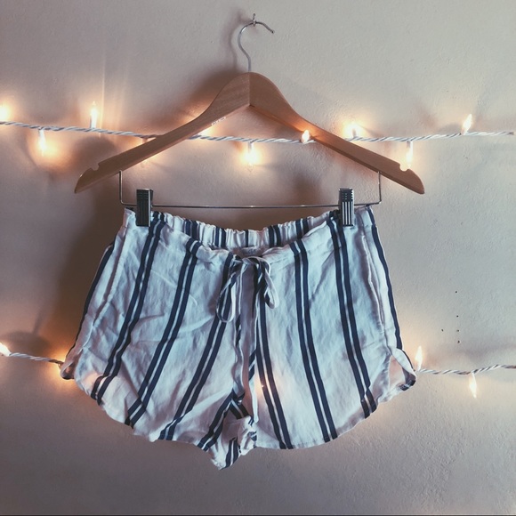 Brandy Melville Shorts - Picture 1 of 3